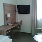 Jedermann 3* München