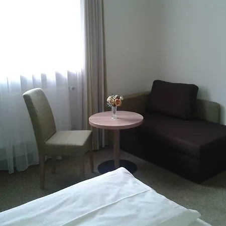 Jedermann 3* Munich