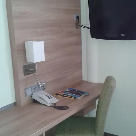 Otel Jedermann 3*