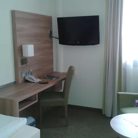 Jedermann 3* Münih