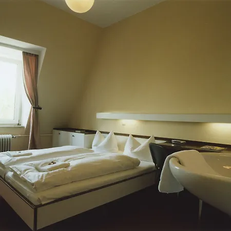 Jedermann Otel 3*