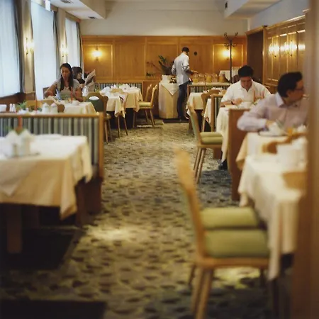 Otel Jedermann 3*