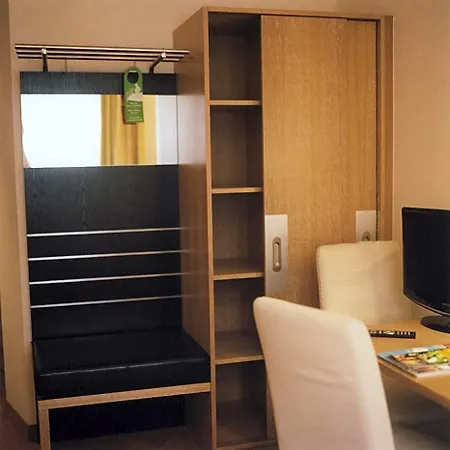 Jedermann 3* Münih