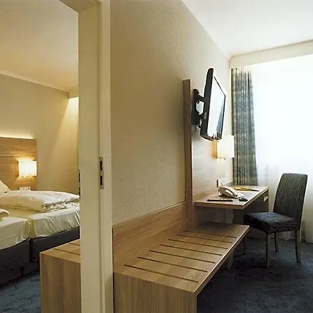 Jedermann 3*