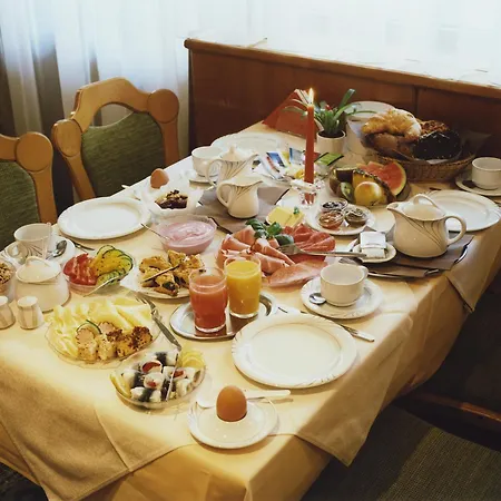 Szálloda Jedermann 3*