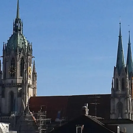 Jedermann Otel 3*